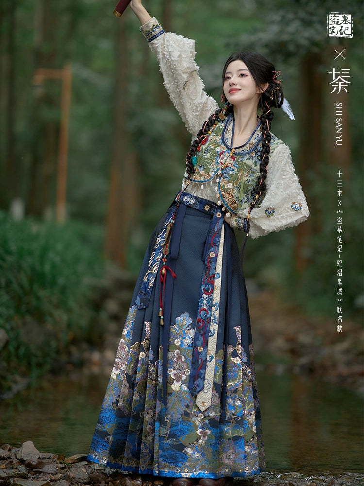 More Than Thirteen [Snake Marsh Ghost City] horse dress ming HanFuDreams