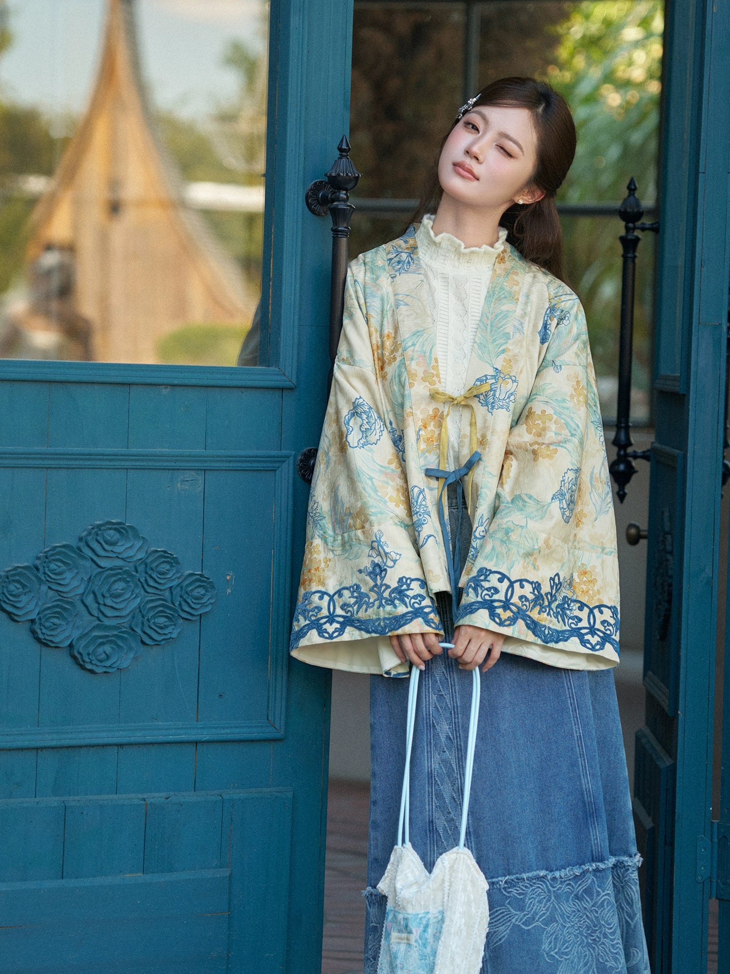 More than thirteen [banana leaf poems] wearing velvet pleated clothes and national style coats modern HanFuDreams