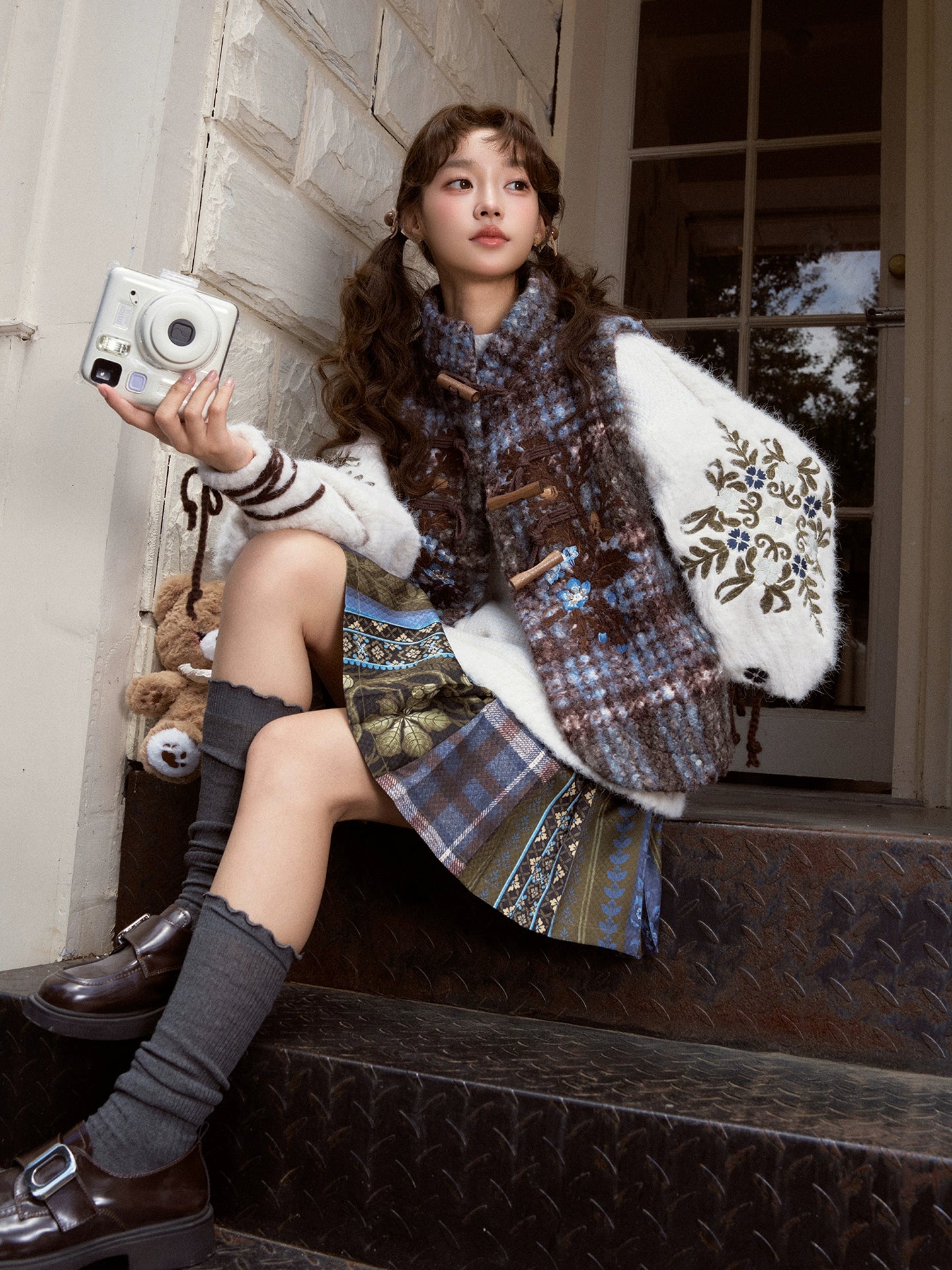 More than thirteen [moss spirit] vest embroidered sweater short skirt Mori plush set modern HanFuDreams
