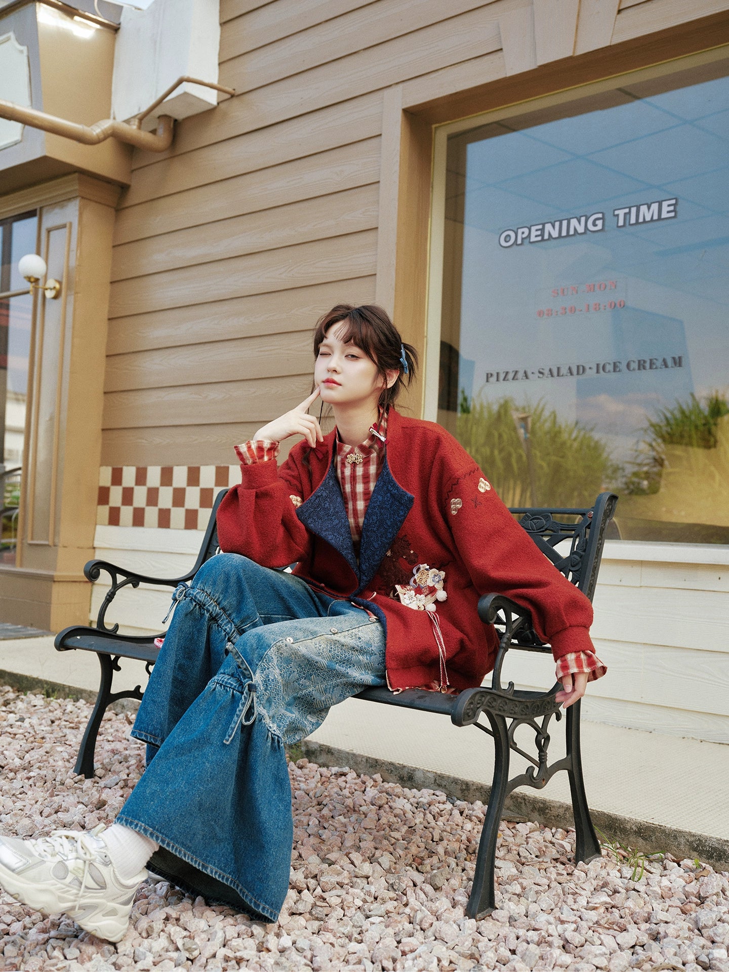 More than thirteen [painting core] three-dimensional jacquard loose retro improved jeans