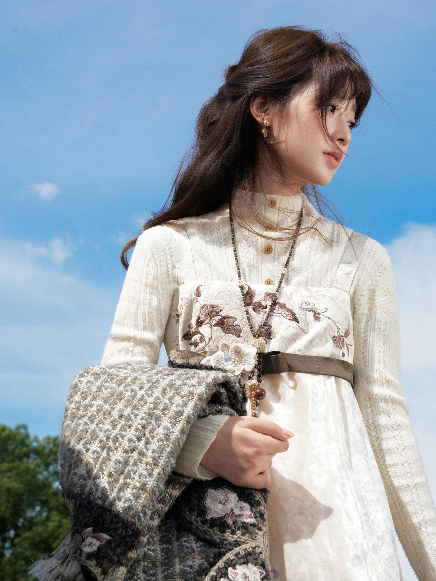 More than thirteen [heavy sandalwood condensing fragrance] Xiaoxiangfeng jacket velvet suspender skirt modern HanFuDreams