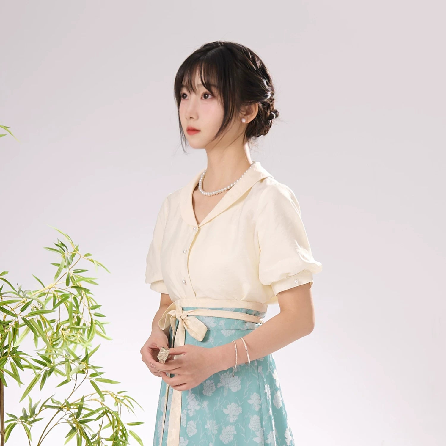 Flower Fairy Story [Qinhe Ying] One-piece jacquard eight-broken skirt Tang tang HanFuDreams Apricot Short Sleeve Collar S