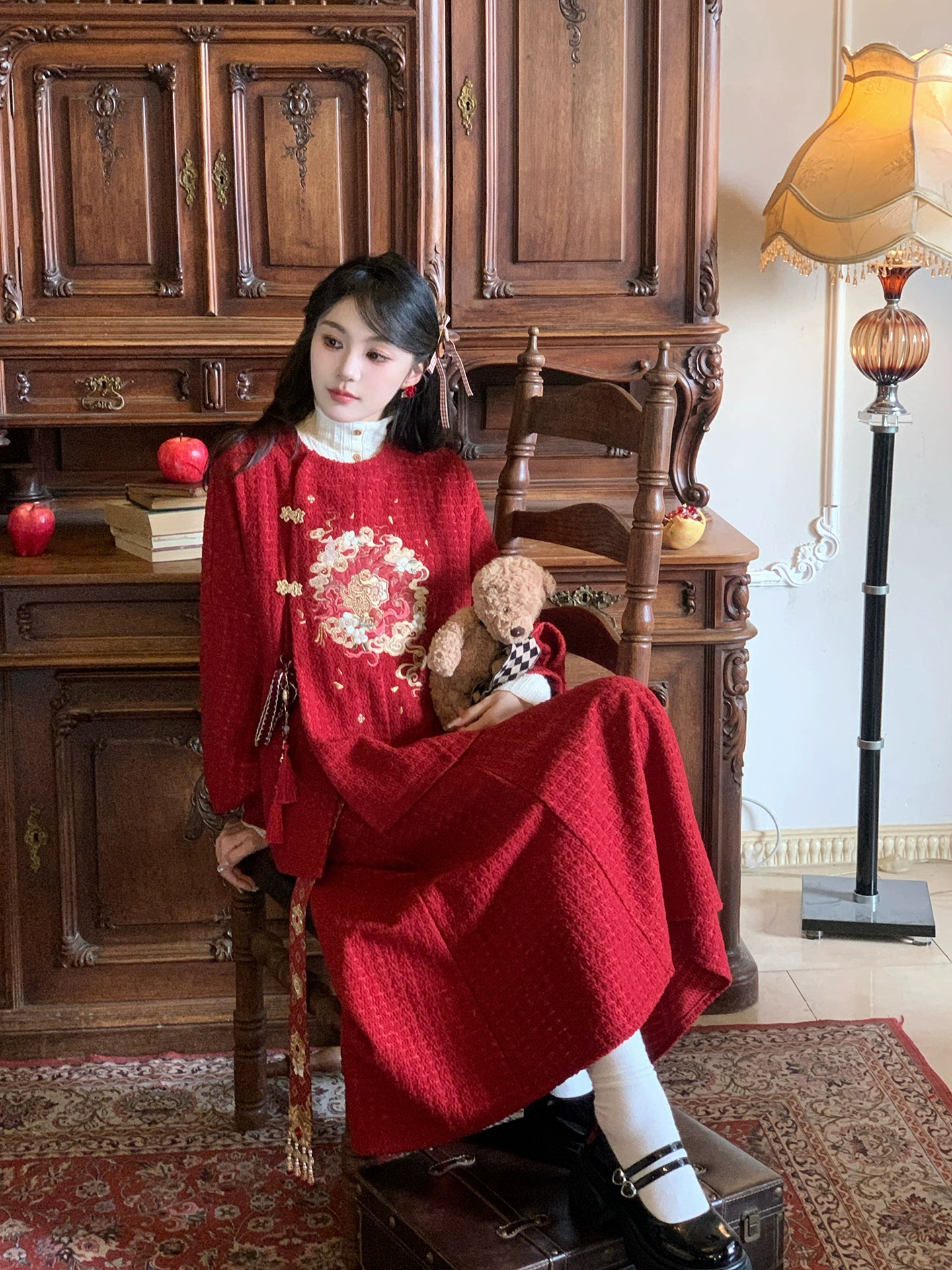 More than thirteen [Ta Meng] red embroidered crew neck top and lower skirt modern HanFuDreams