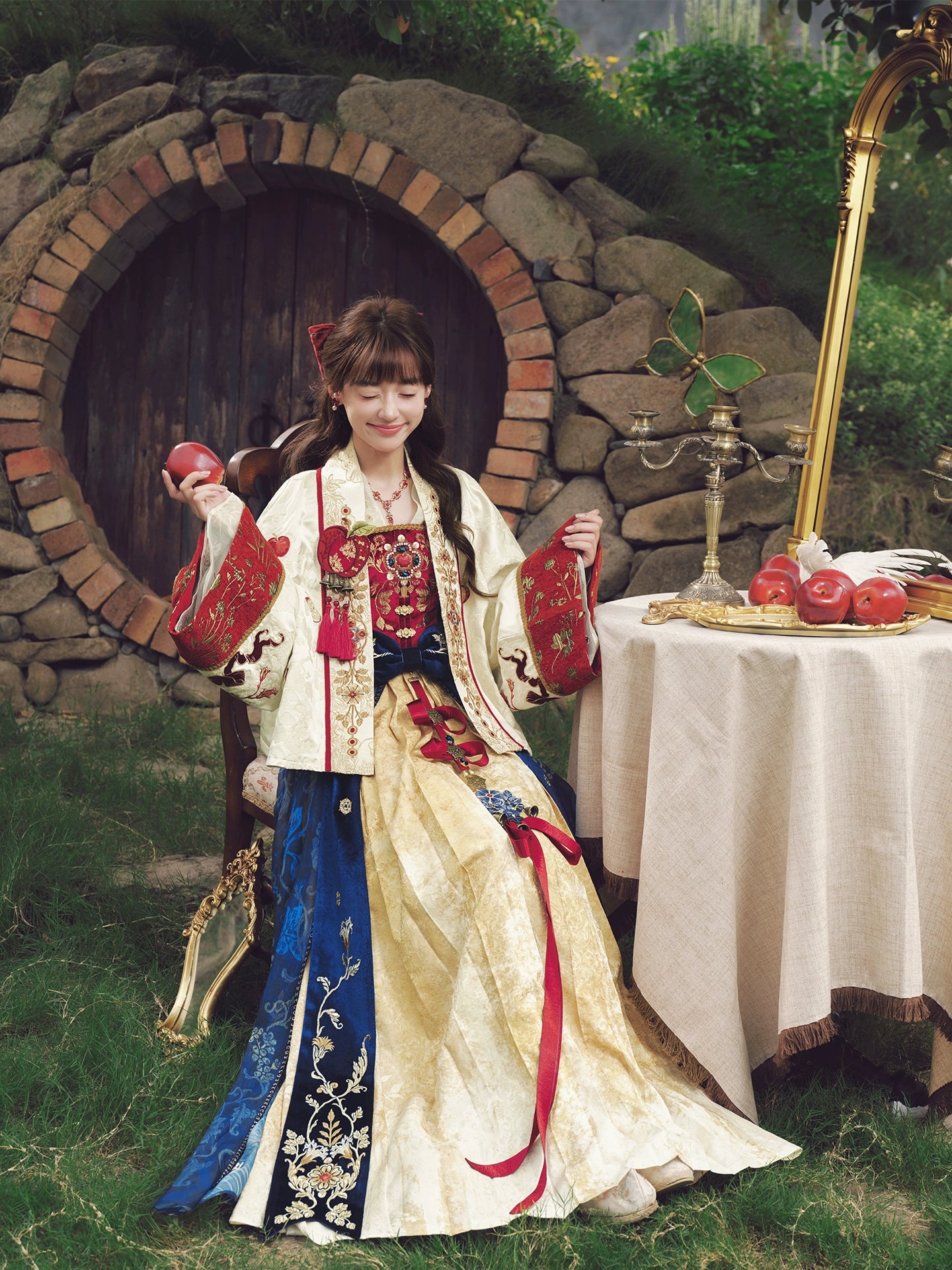 More than thirteen [Banquet of Red Apples] Famen Temple suspender skirt Hanfu han HanFuDreams