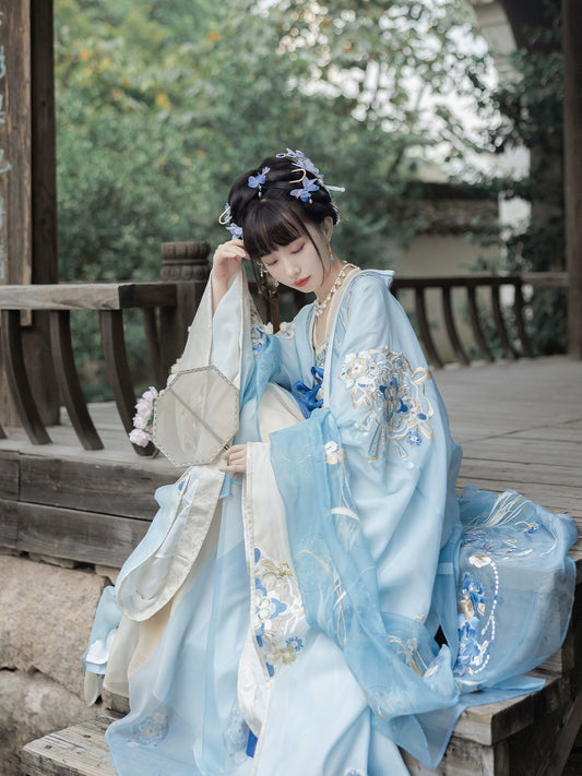 More than thirteen [Changshengle] woven gold embroidered large-sleeved Hanfu women's silk