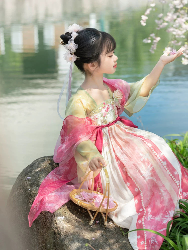 More than thirteen [Huachen] spring girls chest-length dress printed children's clothing han HanFuDreams