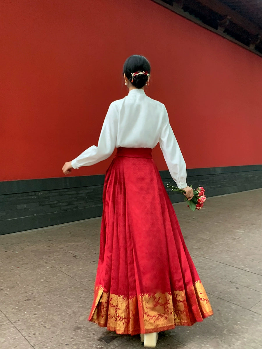 More than thirteen [Tu Yunlai] red horse dress new Chinese wedding dress
