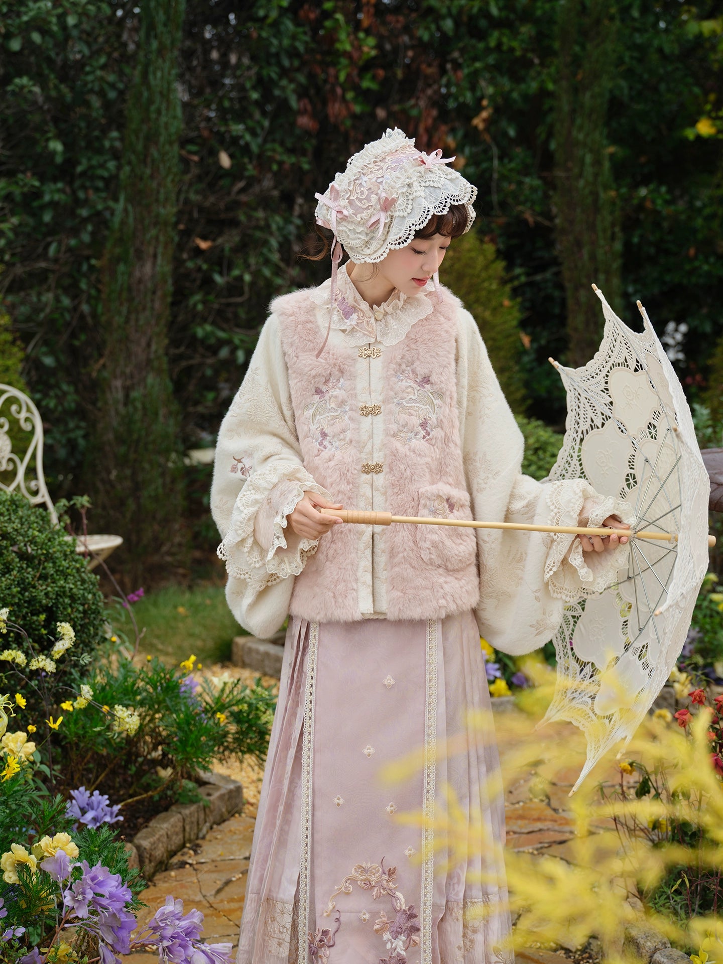 More than thirteen [white horse chaohua] embroidery than a hundred skirts set Han han HanFuDreams