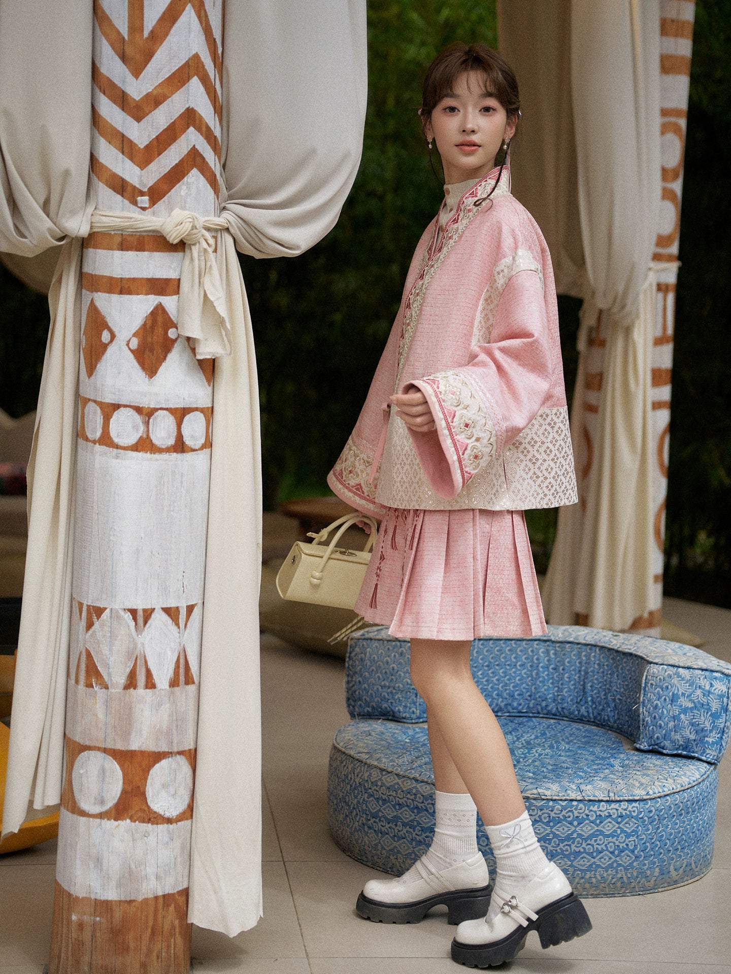 More than thirteen [Yingluo knot] woven gold coat short horse skirt national style suit modern HanFuDreams