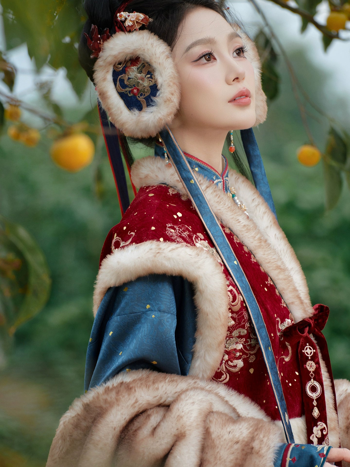 More than thirteen [Qingyang Xinghui] plush shawl warm brocade embroidery ear protector