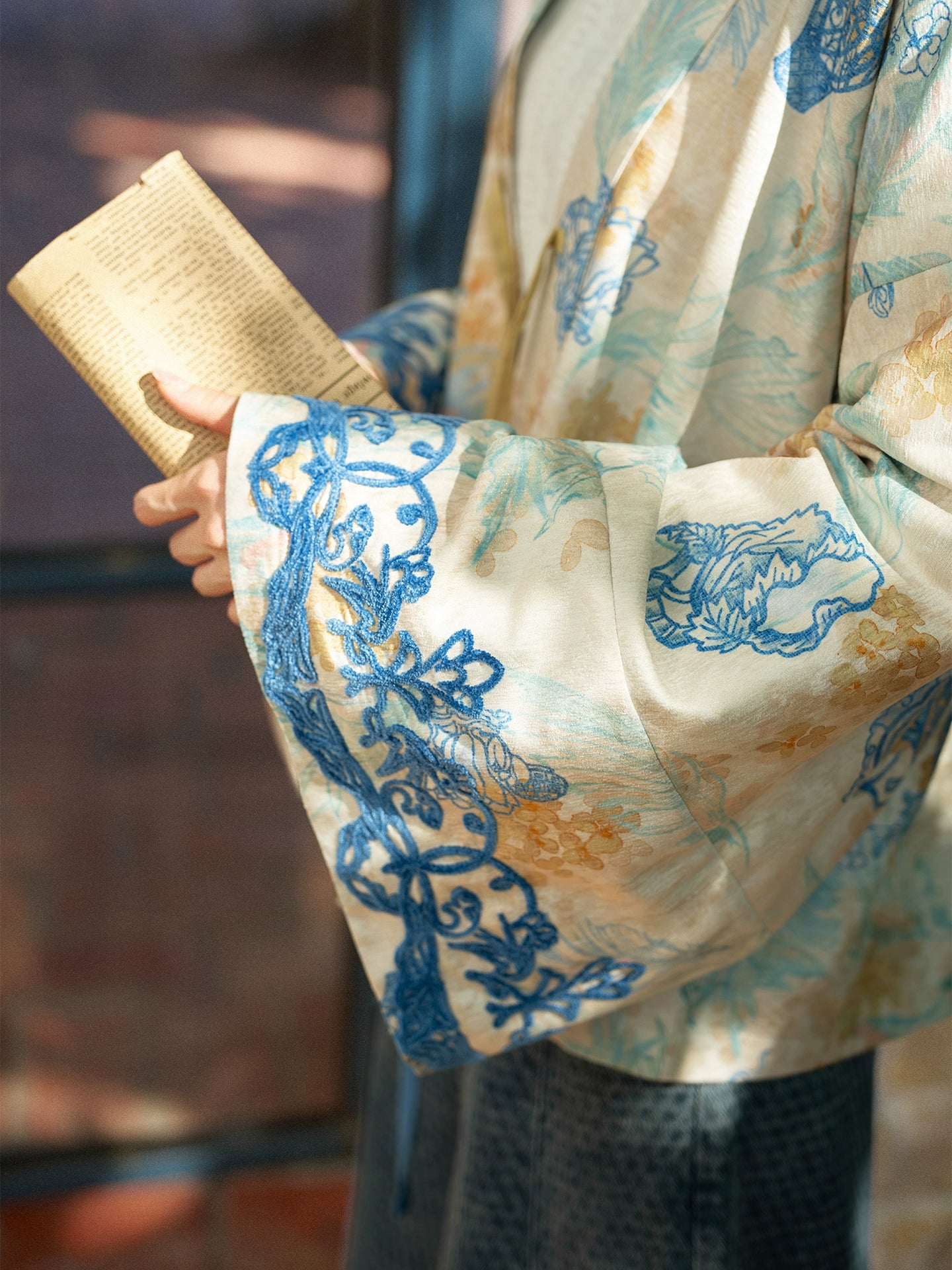 More than thirteen [banana leaf poems] wearing velvet pleated clothes and national style coats modern HanFuDreams