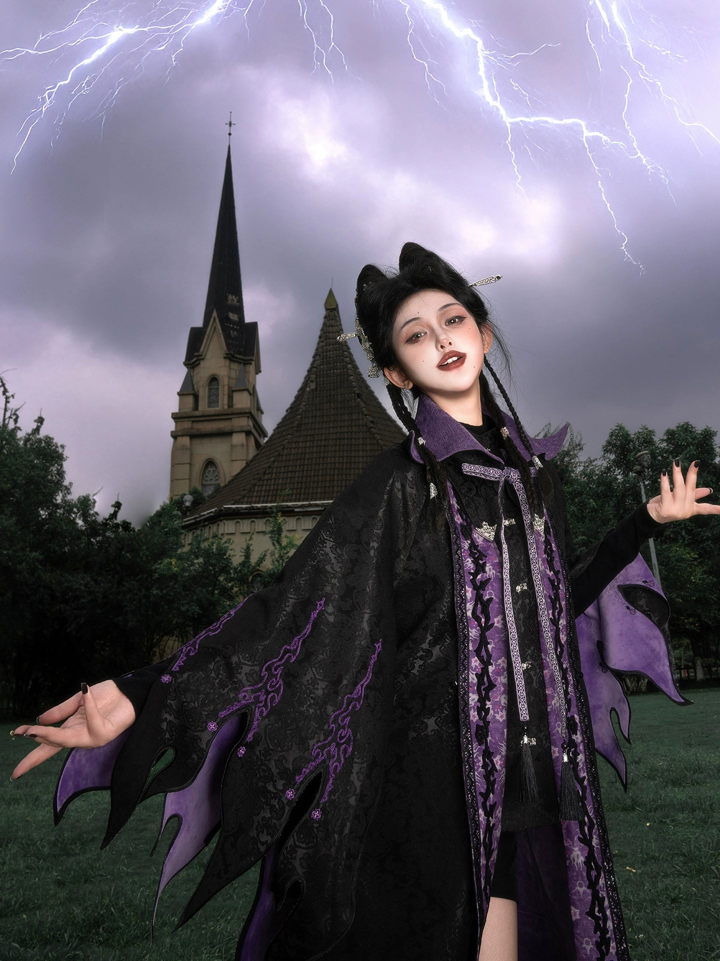 More than thirteen [Sleeping Thorns] black and purple jacquard fake two cloaks modern HanFuDreams