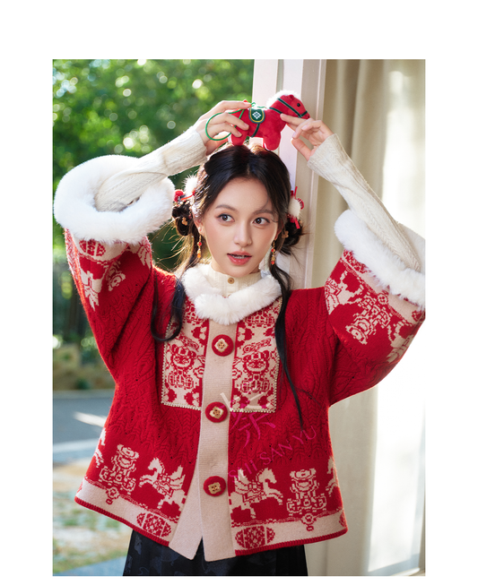 More than thirteen [wing horse] red coat New Year's dress