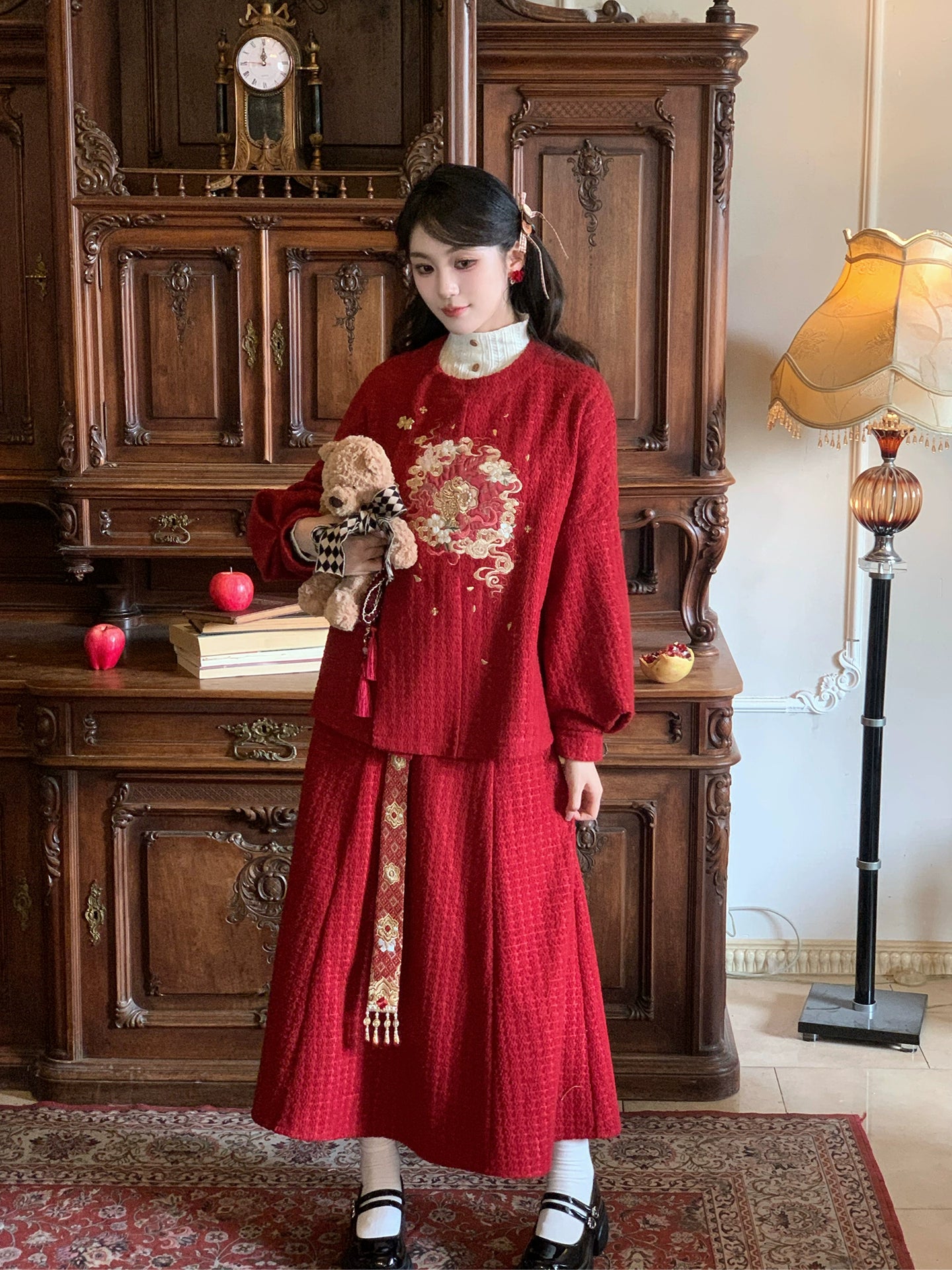 More than thirteen [Ta Meng] red embroidered crew neck top and lower skirt modern HanFuDreams