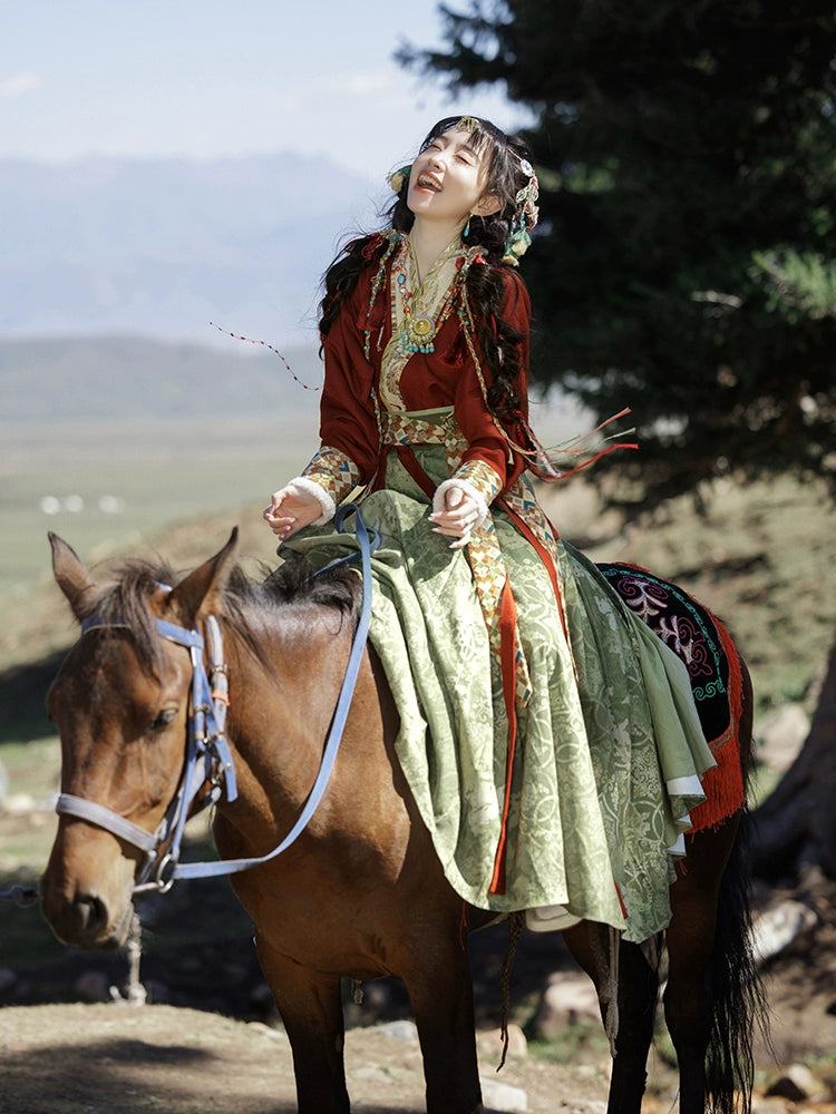 More than thirteen [red flame and snow] autumn and winter warm jacket, cardigan and three-pleat skirt han HanFuDreams