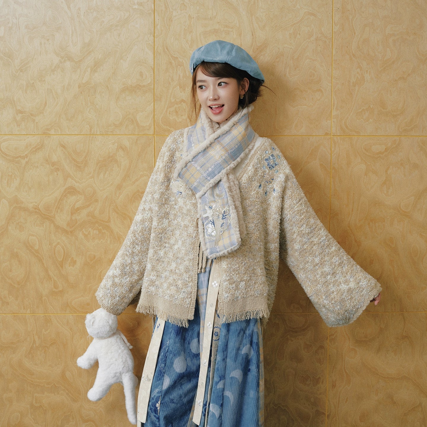 More than thirteen [Moonlight Sword] embroidered knitted jacket bloomers national style set