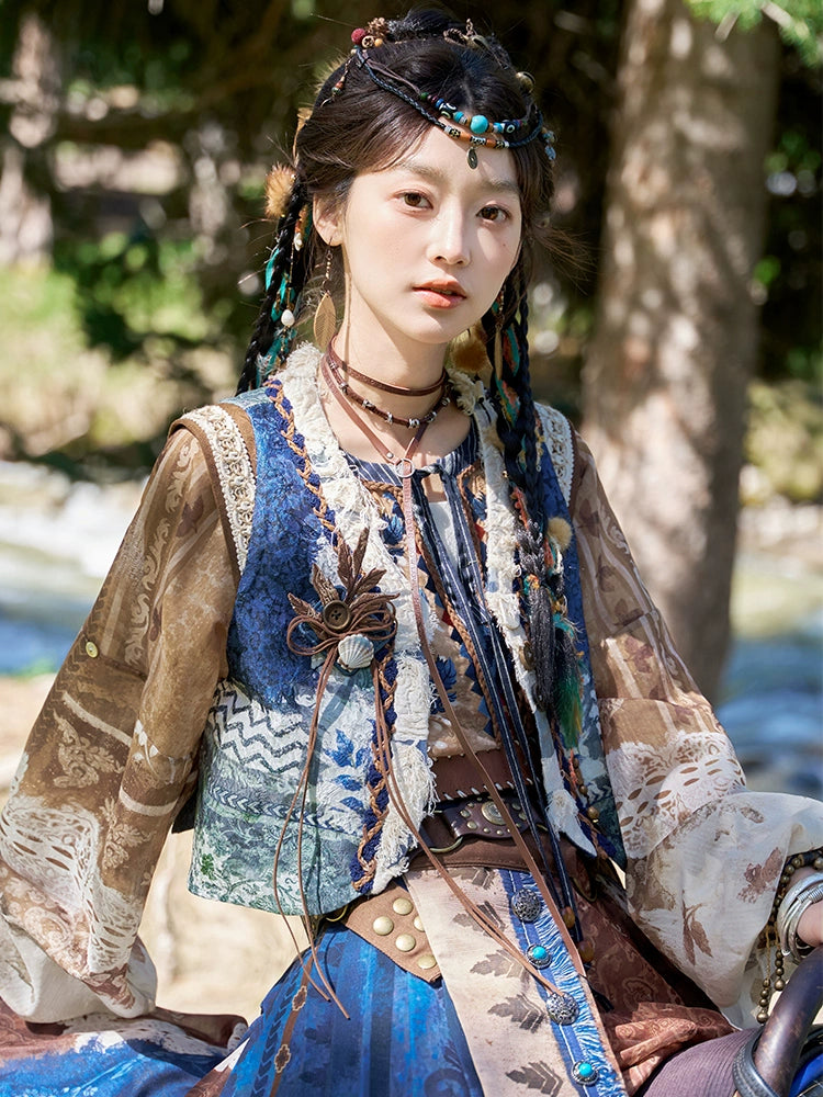 More than thirteen [desert songs] exotic wind embroidered vest round neck shirt broken skirt modern HanFuDreams