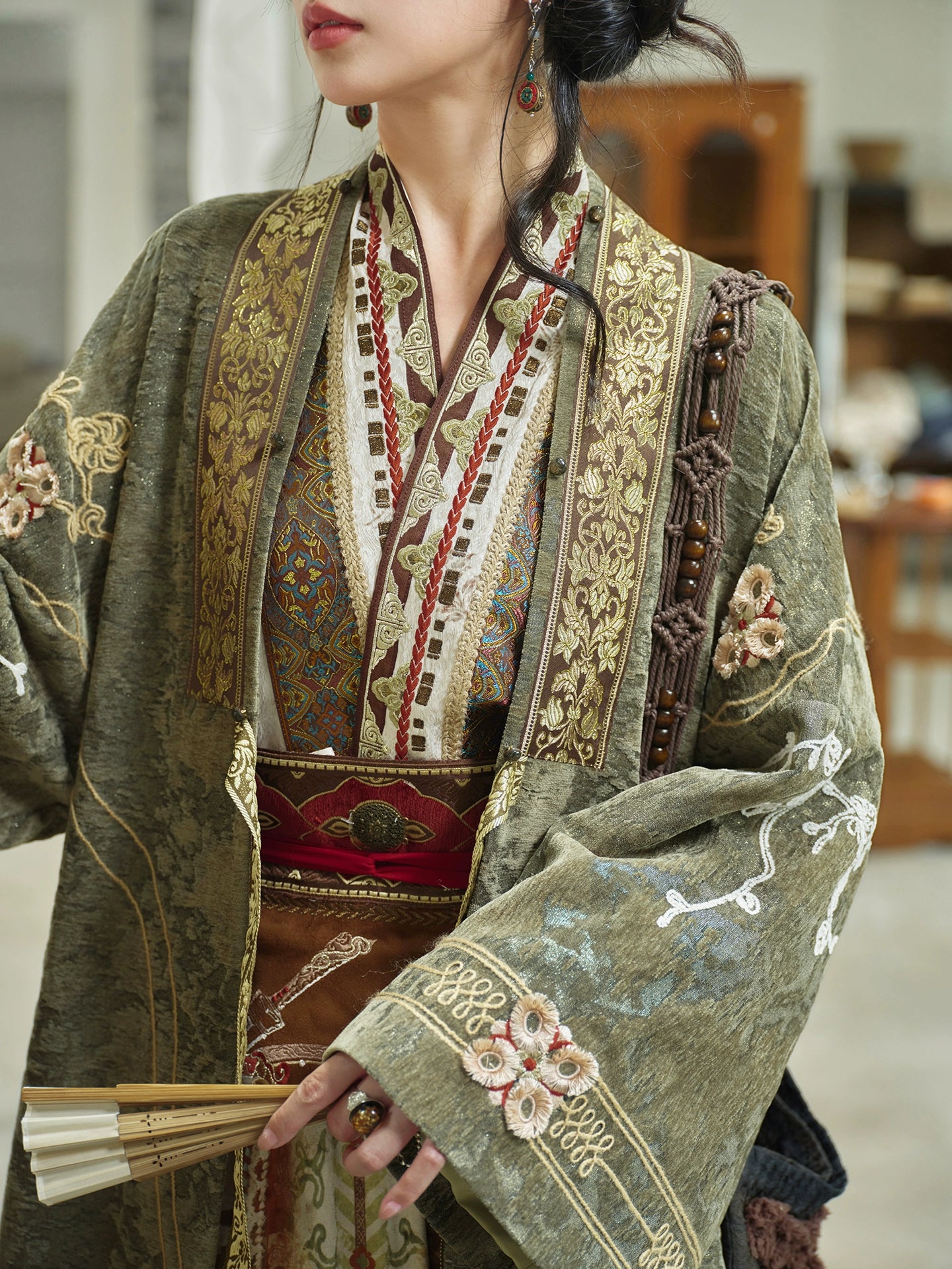 More than thirteen [Lu Ming] embroidered crossneck shirt jacquard broken skirt ethnic style modern HanFuDreams