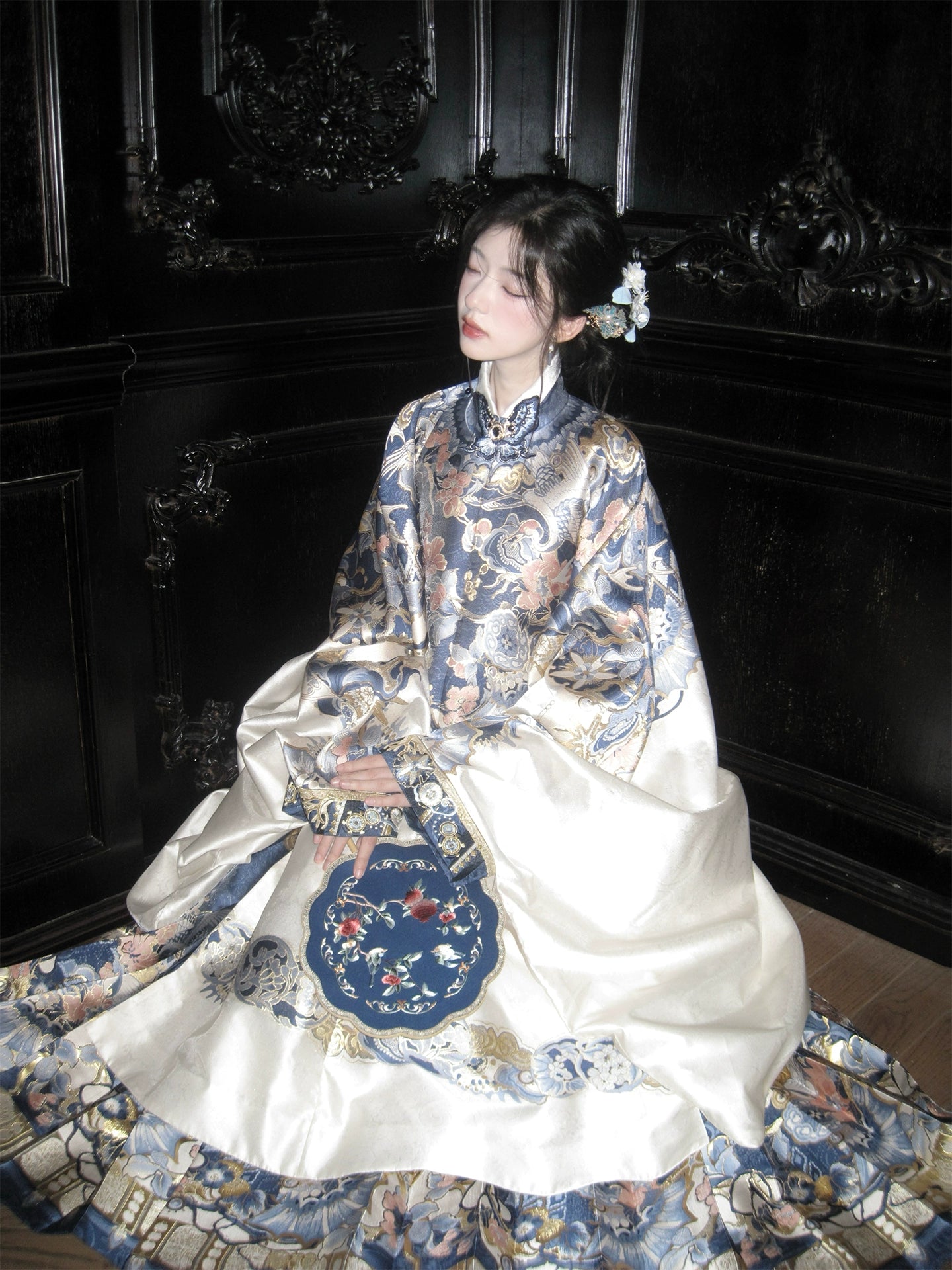 More than thirteen [All Things Life] woven gold stand-up collar large pony skirt Ming-made ming HanFuDreams