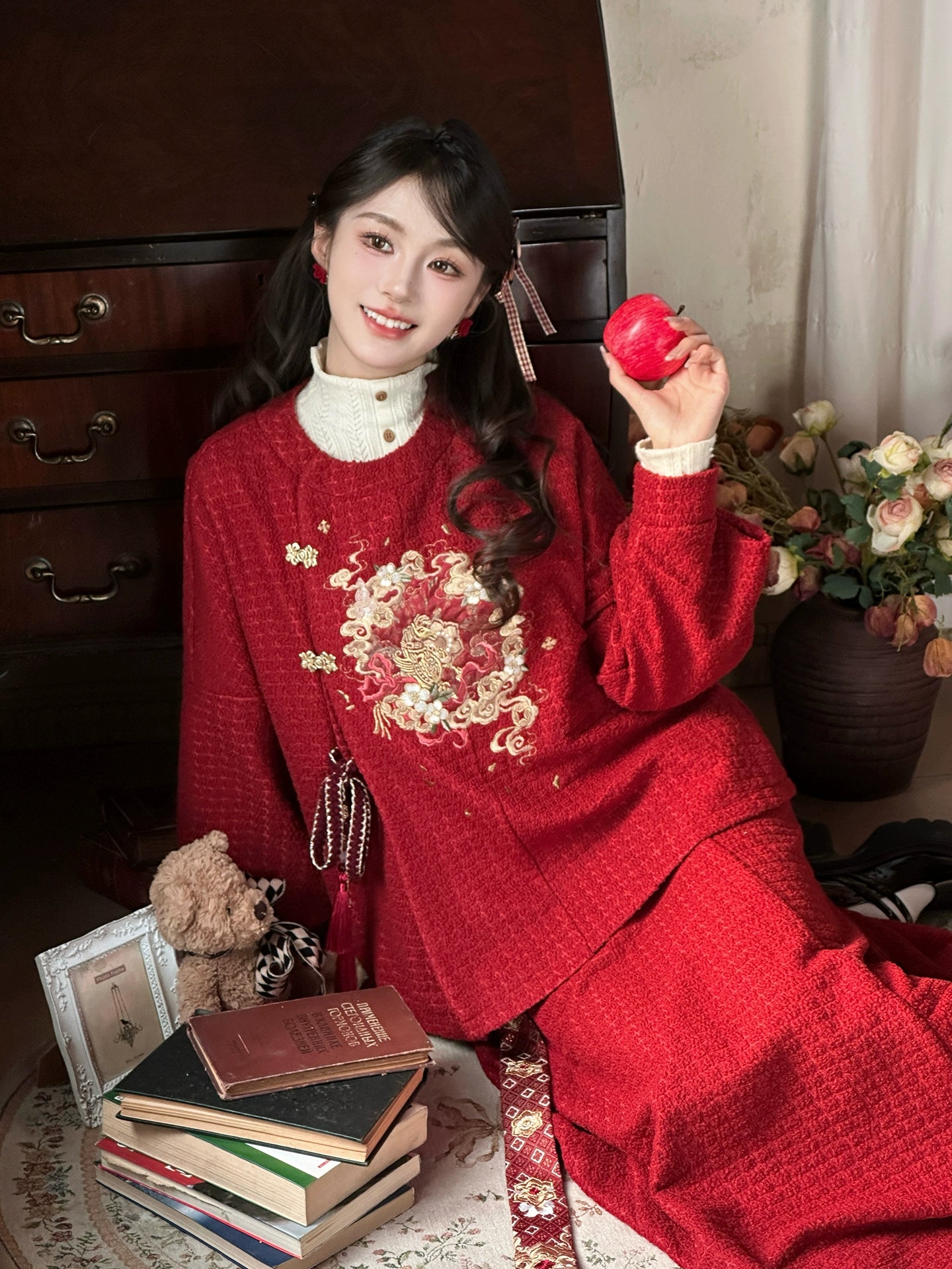 More than thirteen [Ta Meng] red embroidered crew neck top and lower skirt modern HanFuDreams