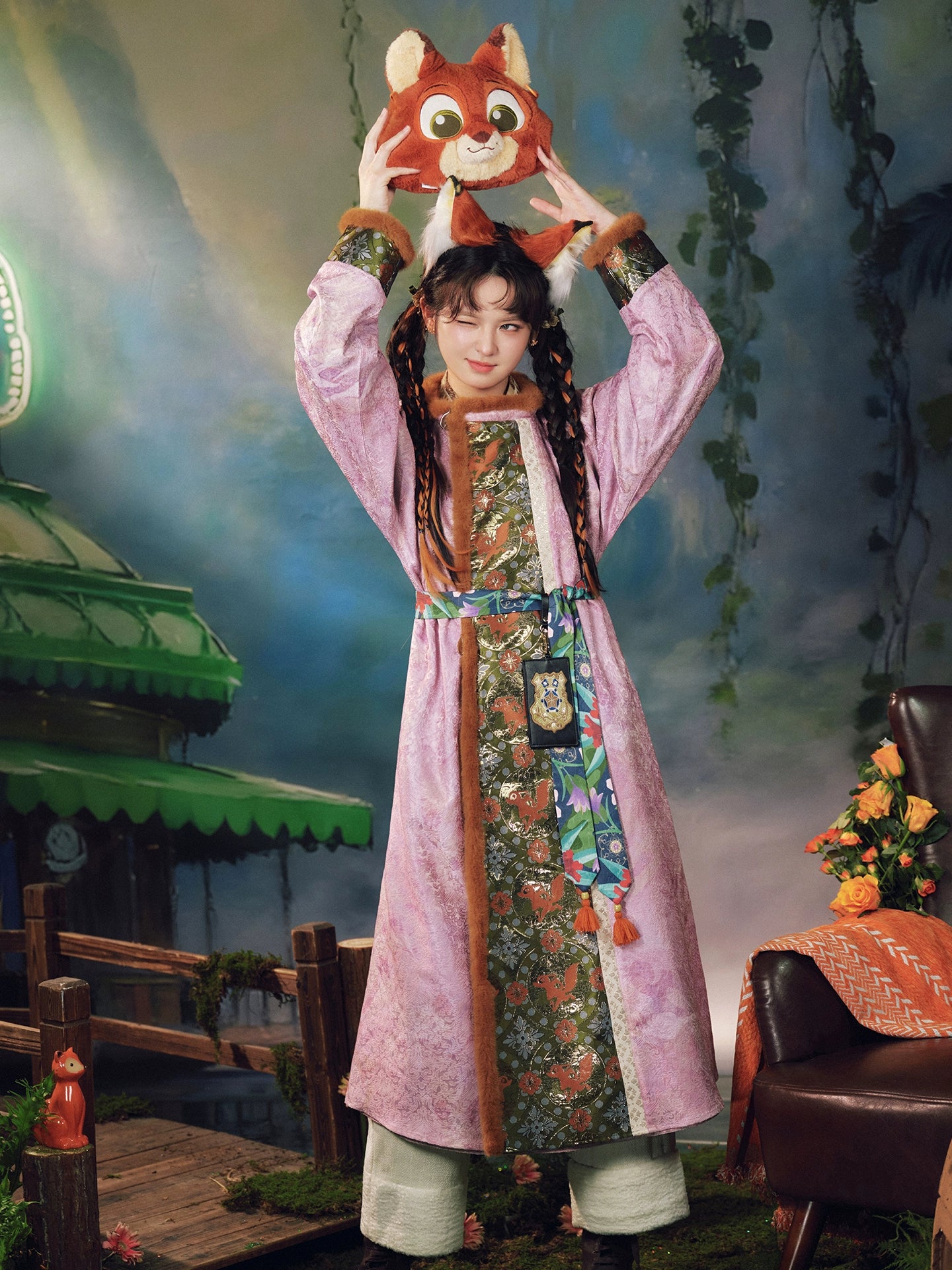 More than thirteen [Disney-double-sided fox shadow] crew neck robe jacket