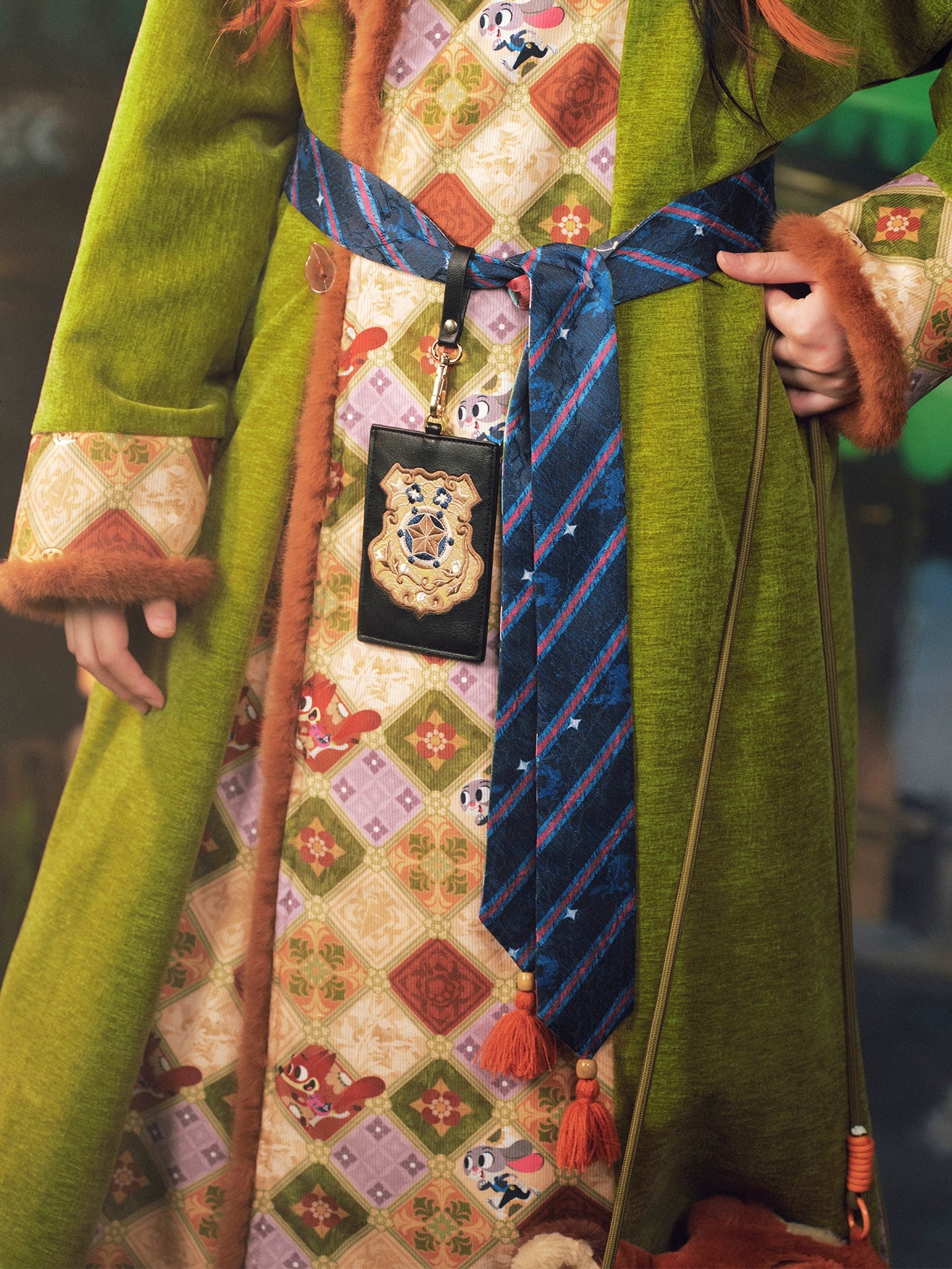 More than thirteen [Disney-double-sided fox shadow] crew neck robe jacket