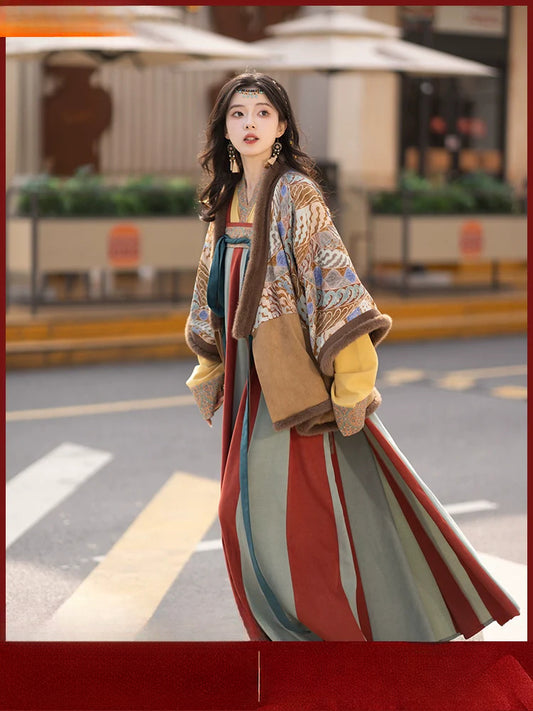 Tang-style Half-sleeved 24-Panel Ripped Qixiong Skirt Hanfu