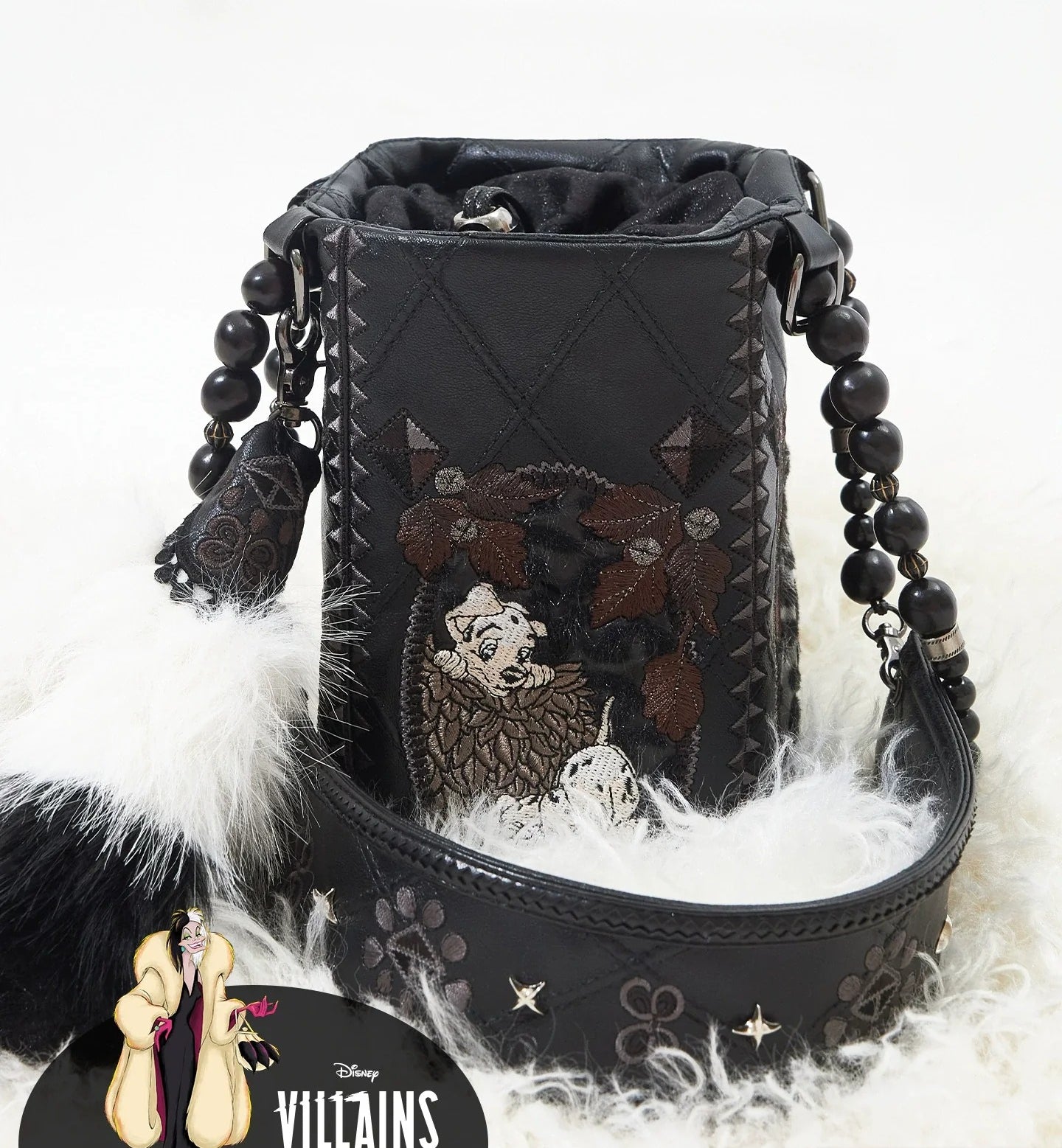 More than thirteen [Disney, Kuila - Black and White Witch] Dalmatians satchel accessories HanFuDreams